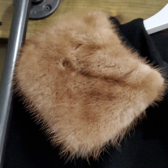 VINTAGE DEARDON BLACK LONG COAT WITH FUR COLLAR AND TRIM - Picture 4 of 16